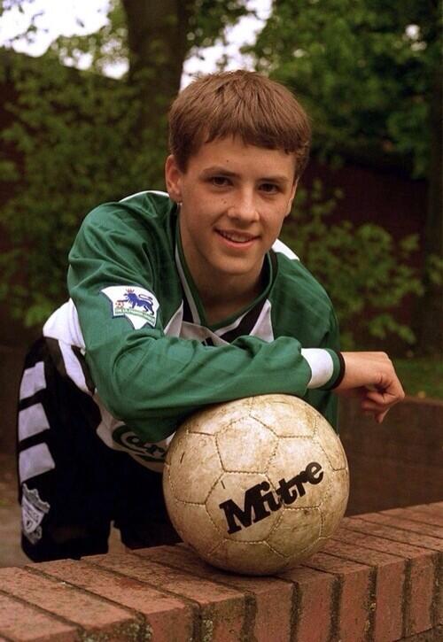 AntiqueFootball's tweet photo. Michael Owen, 1993 http://t.co/PmPI75gcPK