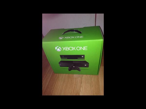 johnjohnnie6393's tweet photo. Yes yes yes yes yes finely got it  its a late birthday gift !!!!!!! About 
To open it http://t.co/U8HIlTqEKj