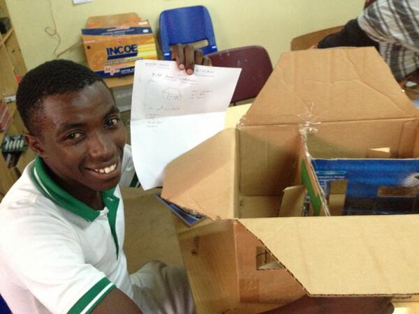#ASYV's electronics club presents a model home equipped with electricity powered by LED batteries #sustainability