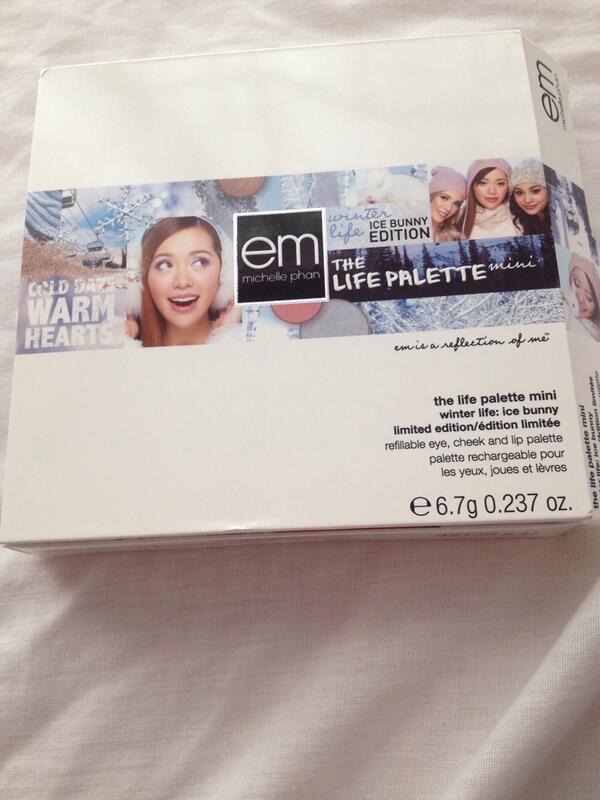 SailorCathy's tweet image. When your boyfriend gets you em cosmetics 😍😍 @MichellePhan #Emcosmetics