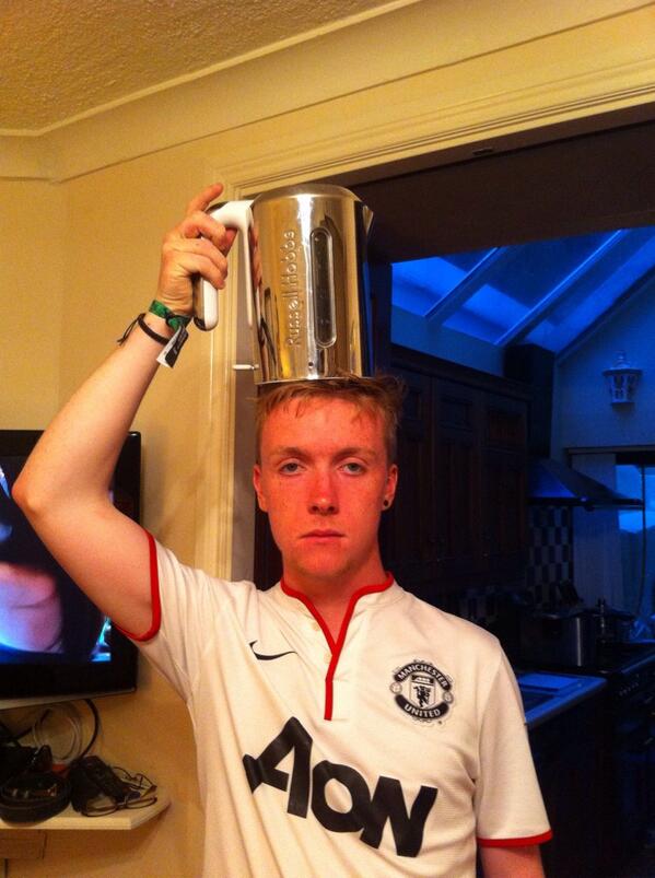 ThingsOnMyHead0's tweet photo. Kettle http://t.co/f528o2NvNT