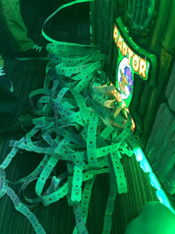 the_quinger's tweet image. So im kinda good at arcade games #threehighscores #twojackpots