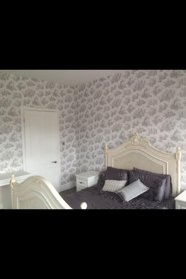 Cpdecorators's tweet photo. Another papering job completed the customer was over the moon http://t.co/95VtblpjJp