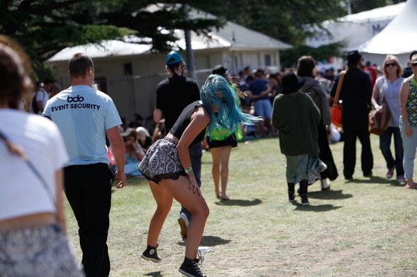 SarinMods's tweet photo. My single favourite shot of @bigdayoutnz. I *think* I know what's going on, but I'm not sure... http://t.co/uBimDiibbw