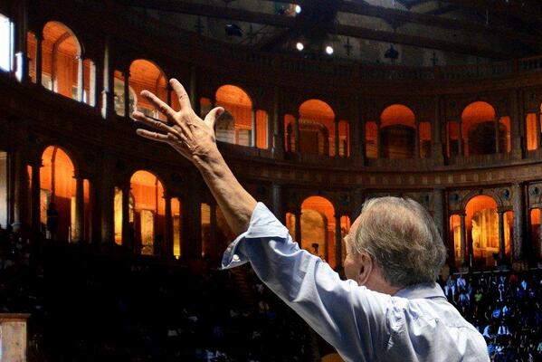 "La cultura è come la vita e la vita è bella”: il #Teatro @RegiodiParma ricorda il Maestro #ClaudioAbbado
