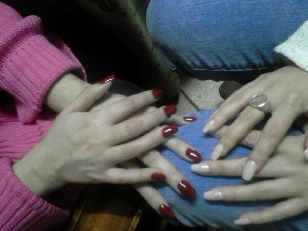 marina_perea's tweet photo. Tarde de manicura con @saragamoreno  gracias!me encantan!! http://t.co/ZwEBvaz9bG