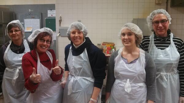 allontheline_mn's tweet photo. Volunteers enjoyed serving meals to Minneapolis residents today at the Salvation Army #MLK2014 http://t.co/P9o99WukqO