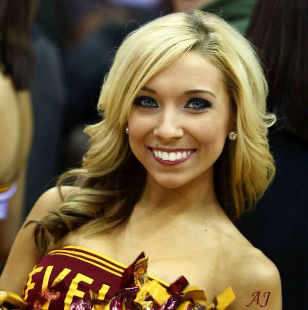 optimasunlab's tweet image. Cleveland Cavalier Girl Kellyn flaunting her #optimasunlab #spraytan optimasunlab.com