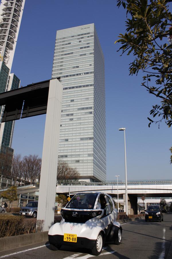 HondaJP's tweet photo. 【さいたま市のMC-β実証実験】熊本県に引き続き、さいたま市内でも走り始めました！さいたま新都心を走るMC-βは未来を予感させます^^さいたま市での走りにもぜひご注目ください♪そして見かけた方は、ぜひ感想を！
 #mcbeta http://t.co/TtWI5cU6ES