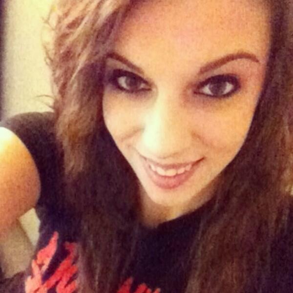 epw166's tweet image. I must say I miss wearing my makeup like this all the time #concertlook