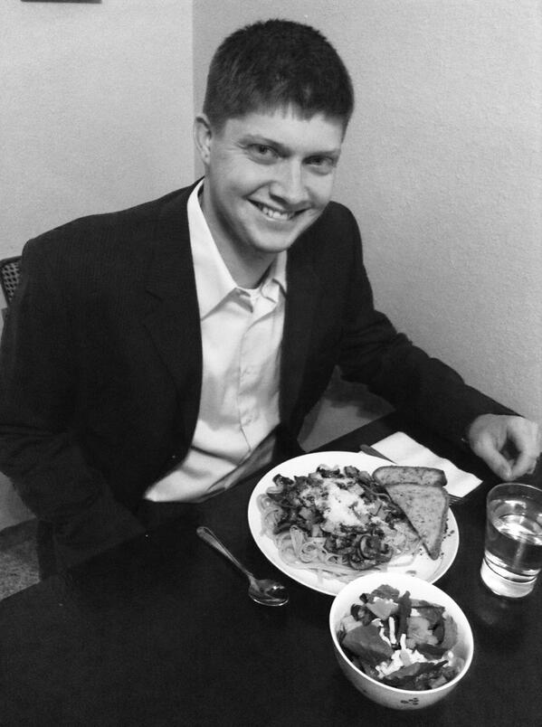 Rachelannegelo's tweet photo. Olive Garden at home with chef @RyneJungling Yum! :) http://t.co/QpLzyMhJOT