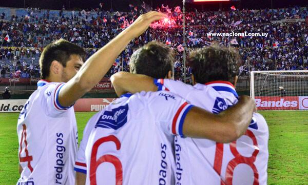 Nacional's tweet photo. Clásico verano tricolor; Nacional derrotó 1-0 a Peñarol con gol de @idav_ivan http://t.co/amLK6IsQlC http://t.co/wqOMoRr6Rx