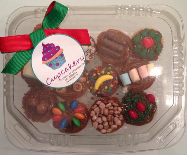 cupcakerymgta's tweet photo. Minis http://t.co/BAMwWY23aP