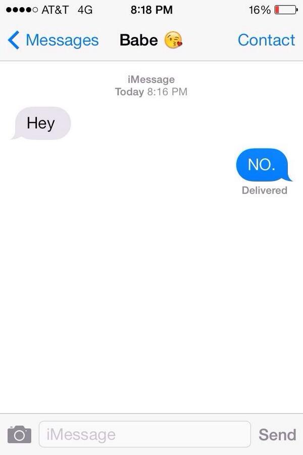 ShtBallPlayrDo's tweet photo. Texting after a bad game.. http://t.co/eM2Fwgygbc