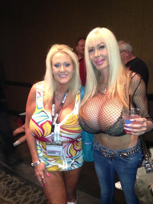 @KaylaKleevage and @ElizabethStarrX at @avnawards Jan 16,2014 http://t.co/NxLh5sOOpJ<a class="tags" href="/tag/kaylakleevage">@kaylakleevage</a><a class="tags" href="/tag/elizabethstarrx">@elizabethstarrx</a><a class="tags" target="_blank" title="On Twitter" href="/?out=eyJ0eXAiOiJKV1QiLCJhbGciOiJIUzUxMiJ9.eyJpYXQiOjE3MjEzMTEwNTUsImlzcyI6InR3cG9ybnN0YXJzLmNvbSIsIm5iZiI6MTcyMTMxMTA1NSwiZXhwIjoxNzUyODQ3MDU1LCJyZWRpcmVjdF91cmwiOiJodHRwczovL3R3aXR0ZXIuY29tL2F2bmF3YXJkcyJ9.aJwcsUgbK6sVei6KM0TY89IYS3B0cmB5L3_9fDFNPRVufatkpCcmJC8y5pRNuA1VvfLWUYaUPVYJADYozq-44w">@avnawards</a><a href="/tag/selfiesunday"class="tags"><span>#selfiesunday</span></a>