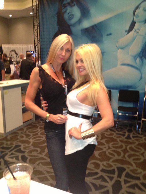 My sister Alexis Starr &amp; @jessejane at @avnawards Jan 16, 2014 http://t.co/AWxKwr9aZ6<a class="tags" target="_blank" title="On Twitter" href="/?out=eyJ0eXAiOiJKV1QiLCJhbGciOiJIUzUxMiJ9.eyJpYXQiOjE3MjEzMTEwNTcsImlzcyI6InR3cG9ybnN0YXJzLmNvbSIsIm5iZiI6MTcyMTMxMTA1NywiZXhwIjoxNzUyODQ3MDU3LCJyZWRpcmVjdF91cmwiOiJodHRwczovL3R3aXR0ZXIuY29tL2plc3NlamFuZSJ9.G4XDJPhQwsJjQ6fLVKD6JApF5sg8PcuKf-ze_D5Ywy_IRAHmAJjO1AWrDM9GCl8NHPIv3uDIQqvd9mmh9z0Y5g">@jessejane</a><a class="tags" target="_blank" title="On Twitter" href="/?out=eyJ0eXAiOiJKV1QiLCJhbGciOiJIUzUxMiJ9.eyJpYXQiOjE3MjEzMTEwNTcsImlzcyI6InR3cG9ybnN0YXJzLmNvbSIsIm5iZiI6MTcyMTMxMTA1NywiZXhwIjoxNzUyODQ3MDU3LCJyZWRpcmVjdF91cmwiOiJodHRwczovL3R3aXR0ZXIuY29tL2F2bmF3YXJkcyJ9.CabQukalIt8PwNYqNX6a5QwwAYifmX1vdcA3XqNbW4hkHMY1bsPZyvdFkuh6ftUucwTIy1Y13H3uaT24HrU1Ug">@avnawards</a>