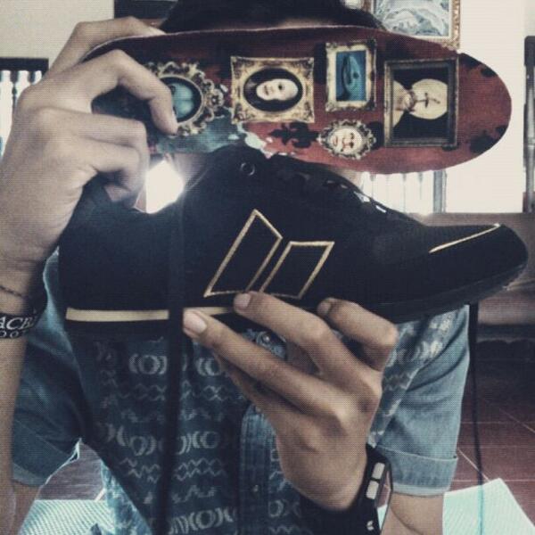 Sangar!! "<a href="/ramawibawa_/">I Md Adi Rama Wibawa</a>: Entah apa maksud ini semua 👽 <a href="/GriffonsArmy/">Griffon's Army</a> <a href="/G_ArmyBali/">Griffons Army Bali</a> <a href="/yopybmx/">Daniel Yopy</a> @MacbethIndo <a href="/AVAindo/">AVA Indonesia</a> "