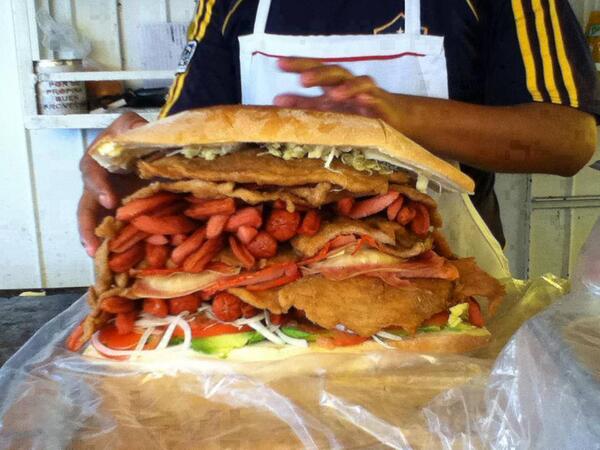 jhonijaim's tweet photo. #SituaciónSentimentalActual Con hambre. http://t.co/w45uLZ9gVM