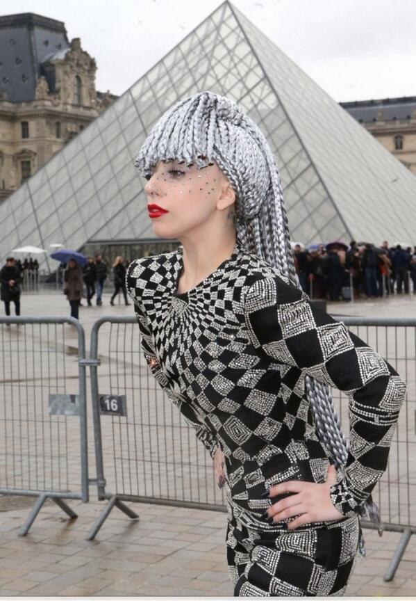 ladygaga's tweet photo. Me @ Louvre 2day, saw my portraits hanging. Video of Paris wknd coming! http://t.co/FQJ1TdRORa http://t.co/9aRPK1RxHu