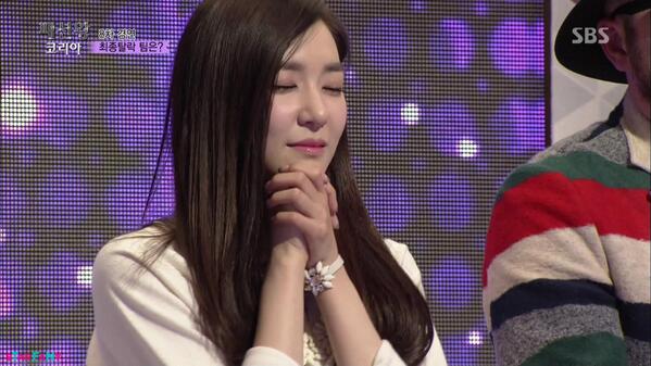 SNSD_Official's tweet photo. [dl-cap] 140120 fashion king Tiffany (93P) http://t.co/USD2Ew2S6J  http://t.co/rATzWVxgA7 http://t.co/JL1BgRv7r4 by amo1003