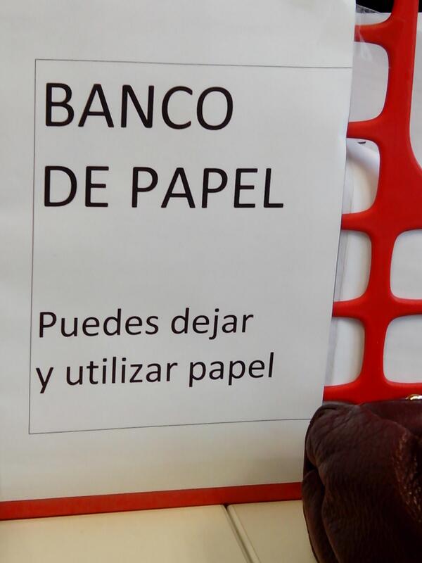 lurdu's tweet photo. @VBareaC  @MJBAZAGA @MacarenaSnchezM  Tu banco y cada día el de más gente!!! http://t.co/0ze5aGWWLx