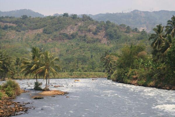 japesrafting's tweet photo. Sungai deras nan indah ini yg bakal kalian arungi kalo rafting bareng kita. http://t.co/rL9rdEQbHP