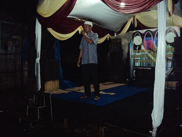 komunitasfkmn's tweet photo. @rickymargono acara maulid nabi muhamad SAW di musolah at taubah cilincing http://t.co/kIxfRXGKNr