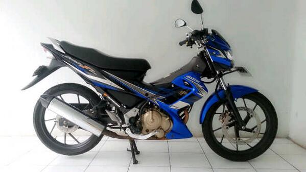 papint's tweet photo. @autobandung dijual suzuki fu 09 full ori. Warna biru. Berminat PM aja. Nuhun. http://t.co/HvAw6bxEF6