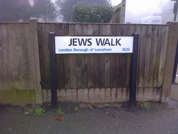 LiamT_86's tweet photo. @tedbundles @goonerritchie@barryrbinet@DanBoyHamz@capsthedon@westyboii1   Walk with me,Get up Lay down!#yid http://t.co/HUGxxP7KM8