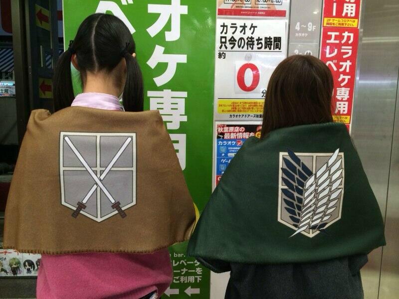 تويتر 公式 アドアーズプライズ イベント情報 على تويتر 景品情報 進撃の巨人から兵団 支給品としてマント風ポンチョが登場です 羽織ってマント風なブランケット 調査兵団と訓練兵団の2種類 これが本物の敬礼だ 心臓を捧げよ 導入店舗はhpにて 進撃の