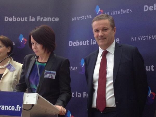 MaximeThiebaut's tweet photo. Présentation de Laure #Ferrari ! @dupontaignan #DeboutLaFrance #DLR http://t.co/taB9izGN4M
