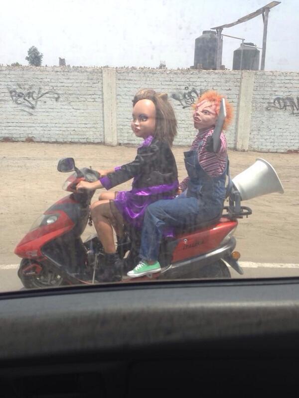 ViralWTF's tweet photo. Traffic In Peru Is Killer: http://t.co/gGFbHgkRjT http://t.co/G9GdABOmcF