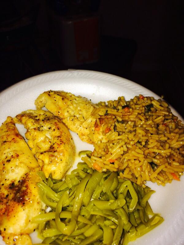 THUGGINSHYT's tweet image. Lemon pepper chicken string beans and teriyaki rice #imInDaKitchen