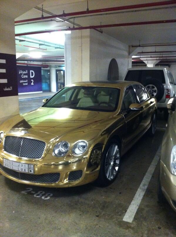 TheCoolBerry's tweet photo. There are some #CoolCars in #Dubai today! http://t.co/2l0M95UPv2