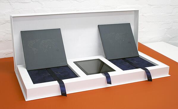 LDN_Bookbinding's tweet image. Beautiful Clamshell Box for a pitch and proposal.. great iPad insert too!
#clamshellboxes #pitchandproposal #ipad