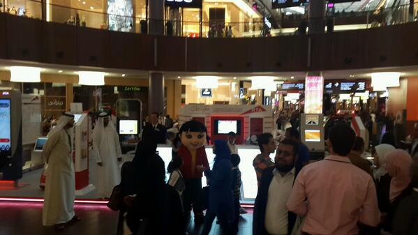 rta_dubai's tweet photo. سلامة تشد إنتباه الجميع هنا في #دبي_مول ضمن فعاليات أسبوع المتعاملين. #CustomersWeek #RTA_Safety #RTA #سلامتك http://t.co/1TMhdlwhvd