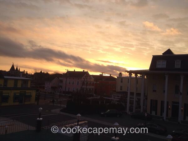 CookeCapeMay's tweet photo. .@JBernsteinCBS @SteveLindsayCBS @AshMWolf View now from #HQ @VictorianMotel #CapeMay we'll be on standby for you http://t.co/mYH8BQZ05T