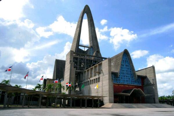 Superpoderosa_1's tweet photo. Buenos dias, dia feriado de nuestra señora de la altagracia. Muchos camino a Higuey. #DaniloConLaVirgenAltagracia http://t.co/pwXWzvDz1R