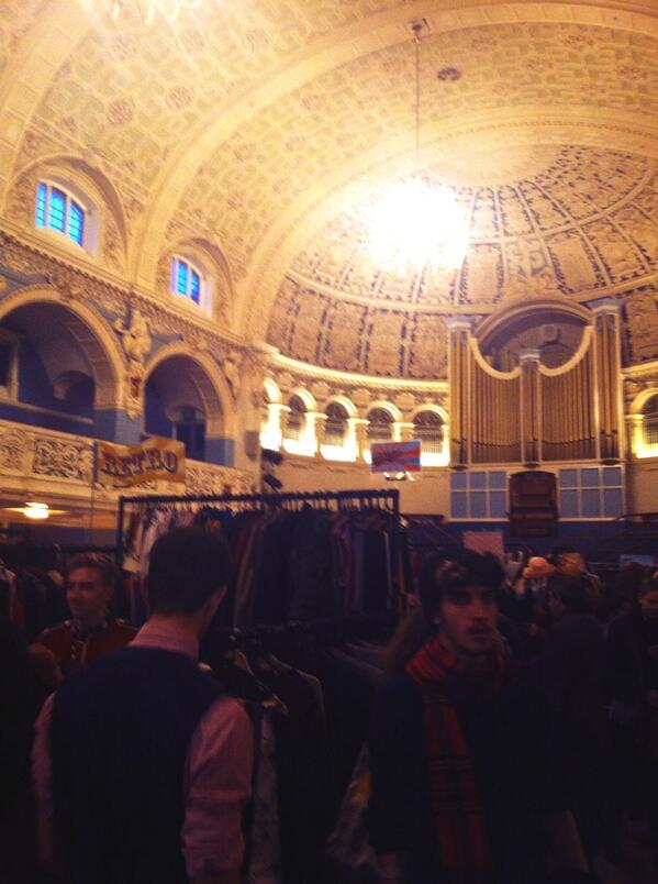 nelle_jervis's tweet photo. Beaut vintage fair at the town hall in Oxford on Saturday 😍🙏👘 http://t.co/IktuAdUgmW