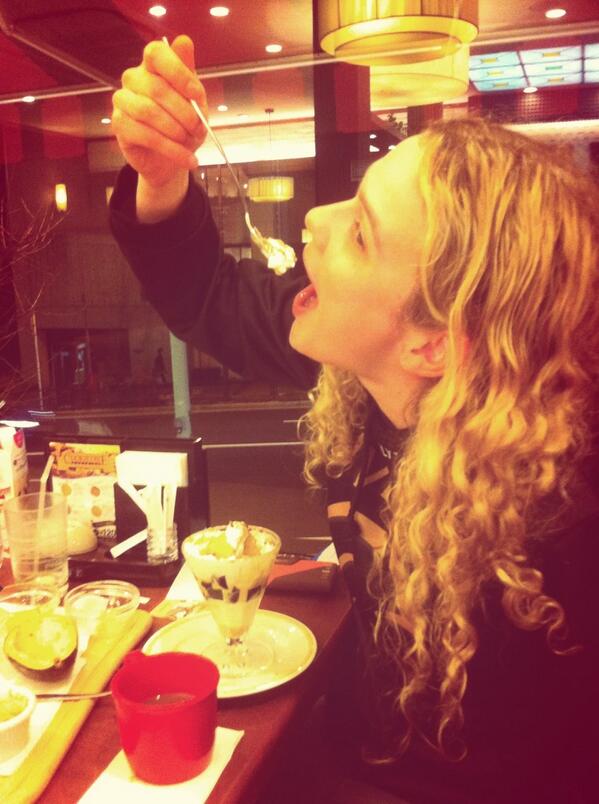 imcharliegirl_'s tweet photo. ... @ratetank also enjoyed her ice cream. Like, A LOT. Gettin that endorphin kick ๐ #ExtraNuts http://t.co/Oj7YsuV3Ke