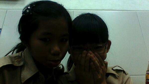 Veronicaangela6's tweet photo. haha! @agnesgunawan1 http://t.co/Rz3K2R4rM2