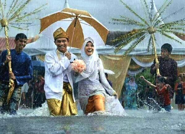 Tante Aty tweet media