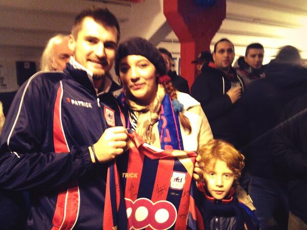 Bon rétablissement Alisson ! #football #rfcl #grandefamille