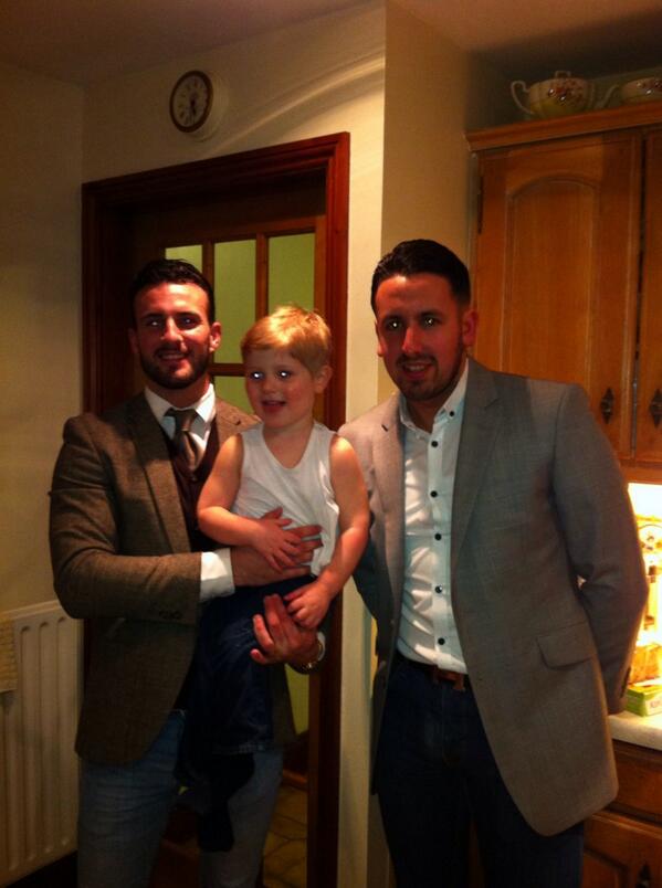 joedawson77's tweet photo. Me the boy worthy and mini Beaney, great night http://t.co/GDmaS7YcI6