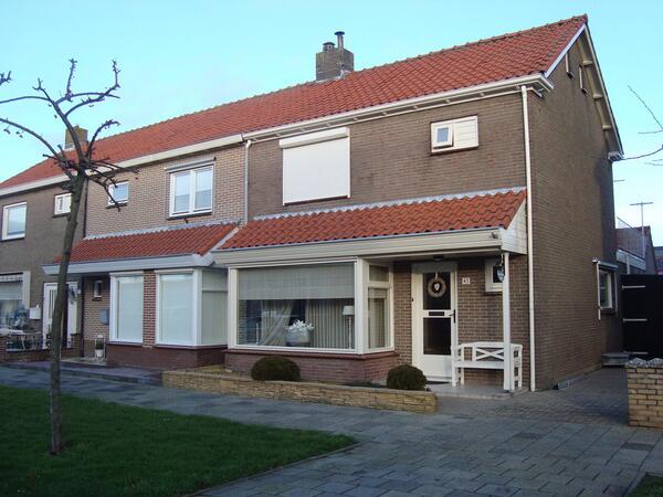 Nieuw in de verkoop: Rotholm 43 te Urk! Ruim uitgebouwde hoekwoning. Meer info: tinyurl.com/n5ganzd