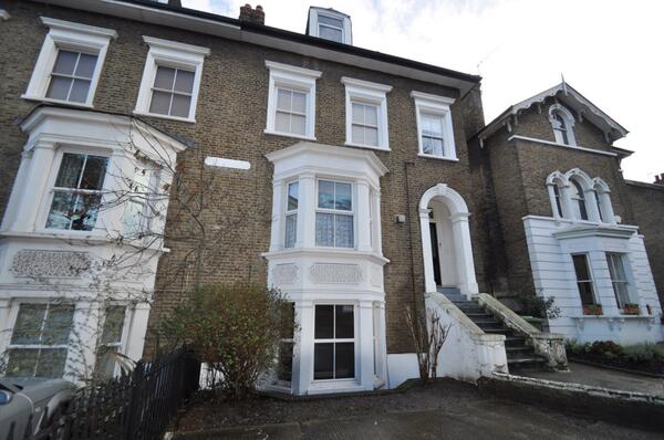 College Road, Bromley £185,000 NEW INSTRUCTION! One bedroom first floor apartment with garden and off street parking.