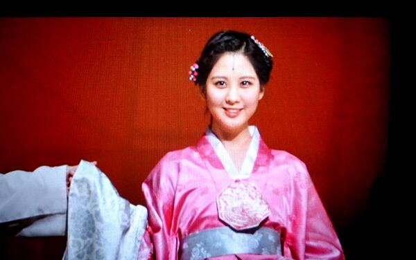 [OTHER][04-12-2013]Hình ảnh mới nhất từ vở nhạc kịch "The moon that embraces the sun" của SeoHyun - Page 2 BeglxqbCAAA4vp3