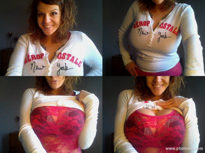 #Thatsmile &amp; those #tits! #TittyTuesday with http://t.co/sgPQsAMjTO LIVE NOW @bigtitsnews_tit #ObeyPrincess<a href="/tag/thatsmile"class="tags">#Thatsmile</a><a href="/tag/tits"class="tags">#tits</a><a href="/tag/tittytuesday"class="tags">#TittyTuesday</a><a href="/tag/obeyprincess"class="tags"><span>#obeyprincess</span></a>