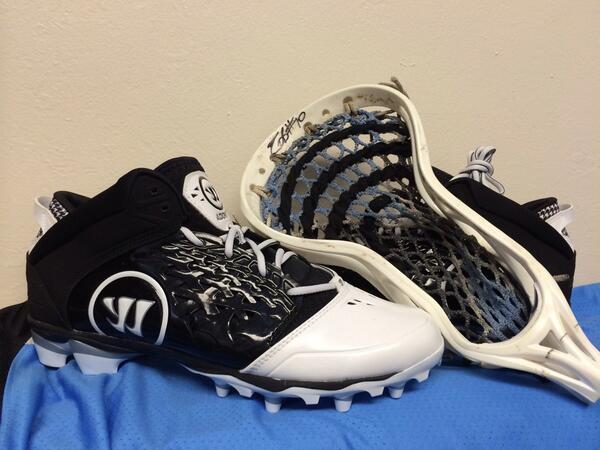 MachineMLL's tweet photo. Want an @EOBie21 signed head and brand new pair of @Warrior cleats?! Help us reach 6,000 followers to win! http://t.co/s8HHHNAfuW