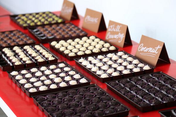 brigadeirome's tweet photo. Last week was the amazing exclusive pop up shop inside @facebook ,1000 brigadeiros sold in 14h. Lets celebrate =) http://t.co/CgVwUuZ1OX